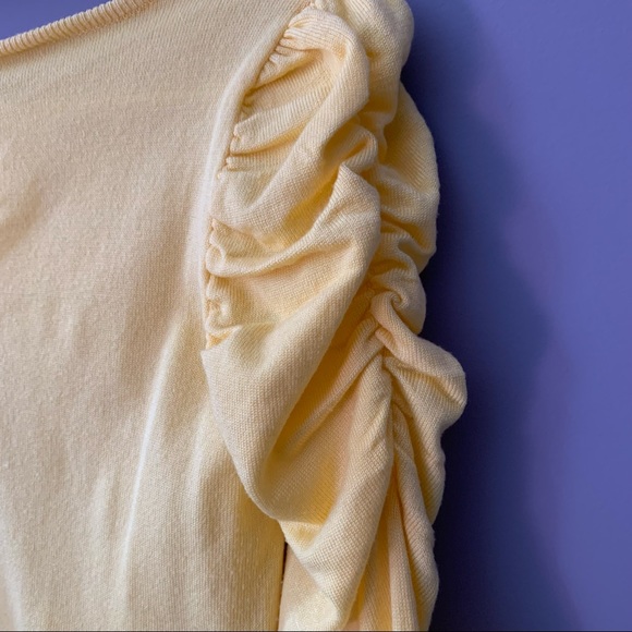 SWS Medium Yellow Puffed Long Sleeves Crew Neck Sweater - Picture 3 of 9